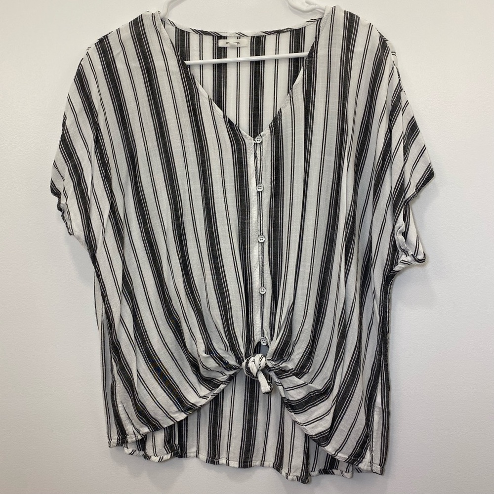 Striped v-neck button down- short sleeve